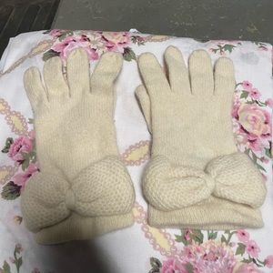 Vintage Cream Gloves with Bow